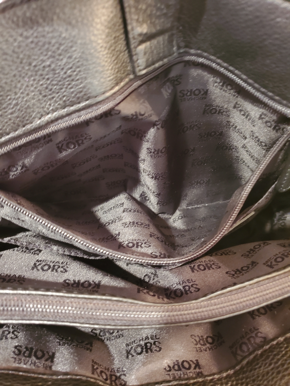 1-DAY FLASH SALE!! Michael Kors LARGE Hamilton East West Tote w/Gold Hardware - Picture 8 of 16